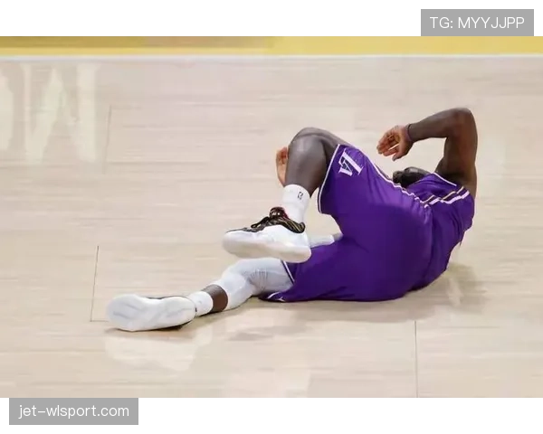 NBA假摔判罚规则解析:球员如何被认定故意摔倒? NBA假摔判罚规则解析:球员如何被认定故意摔倒?