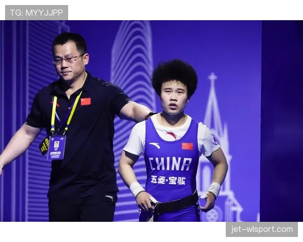 侯志慧今天又是训练到忘了时间，剧本里的女主角都比不上她这毅力！